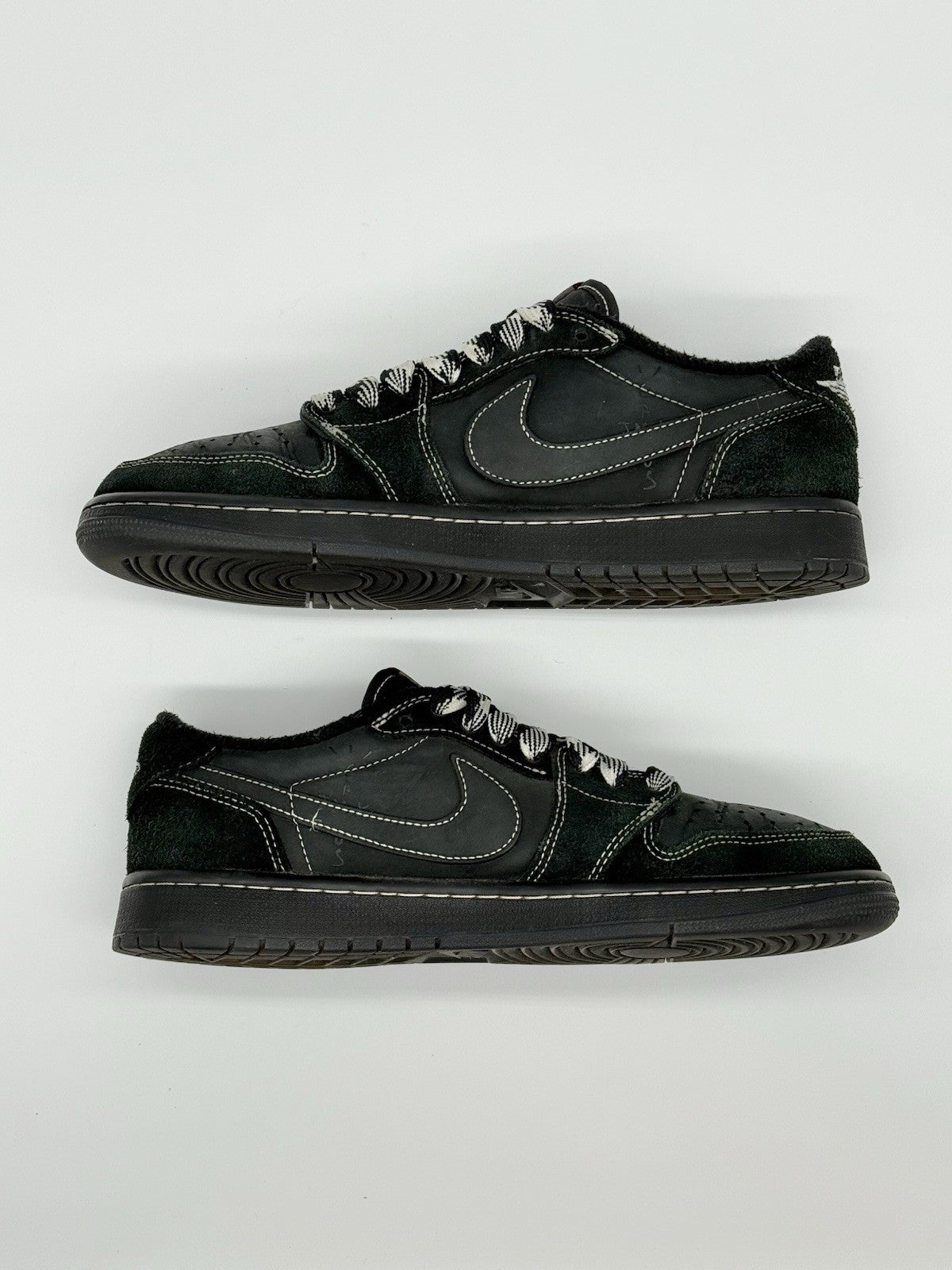Size 9 - Jordan 1 Retro Low OG SP x Travis Scott Black Phantom