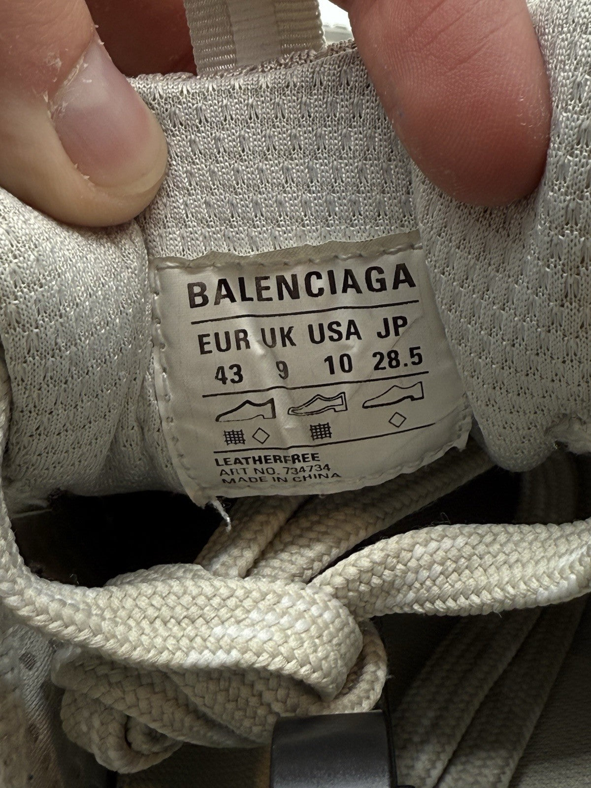 Size 10 - Balenciaga 3XL Sneaker Worn-Out - Light Beige