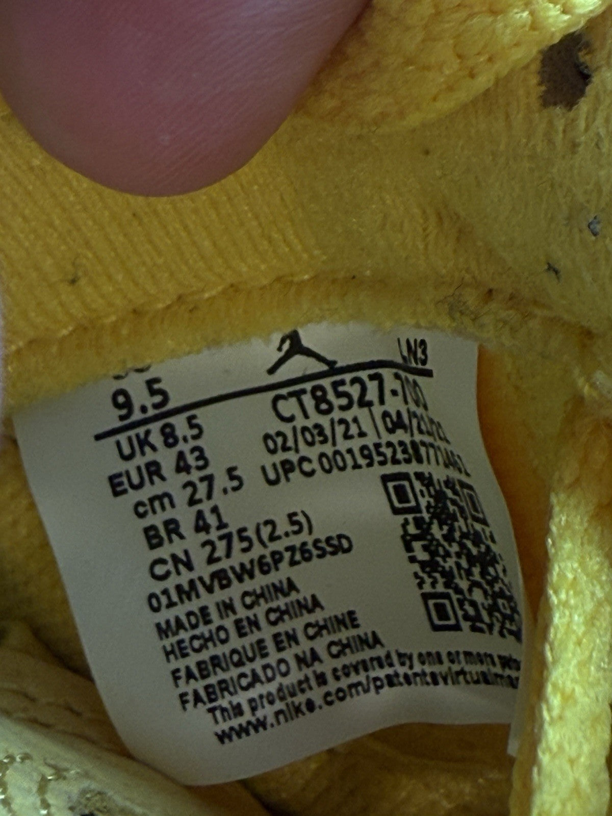 WORN ONCE - Size 9.5 - Jordan 4 Retro Mid Lightning