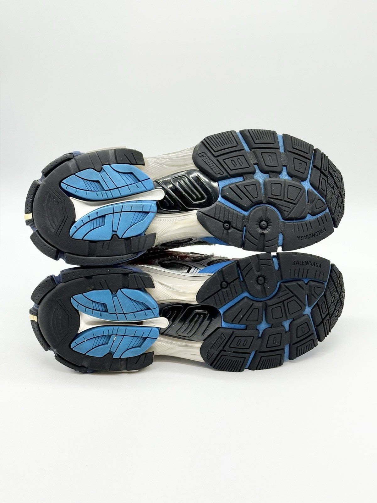 Size 9 - Balenciaga Runner Sneaker Grey Red Blue