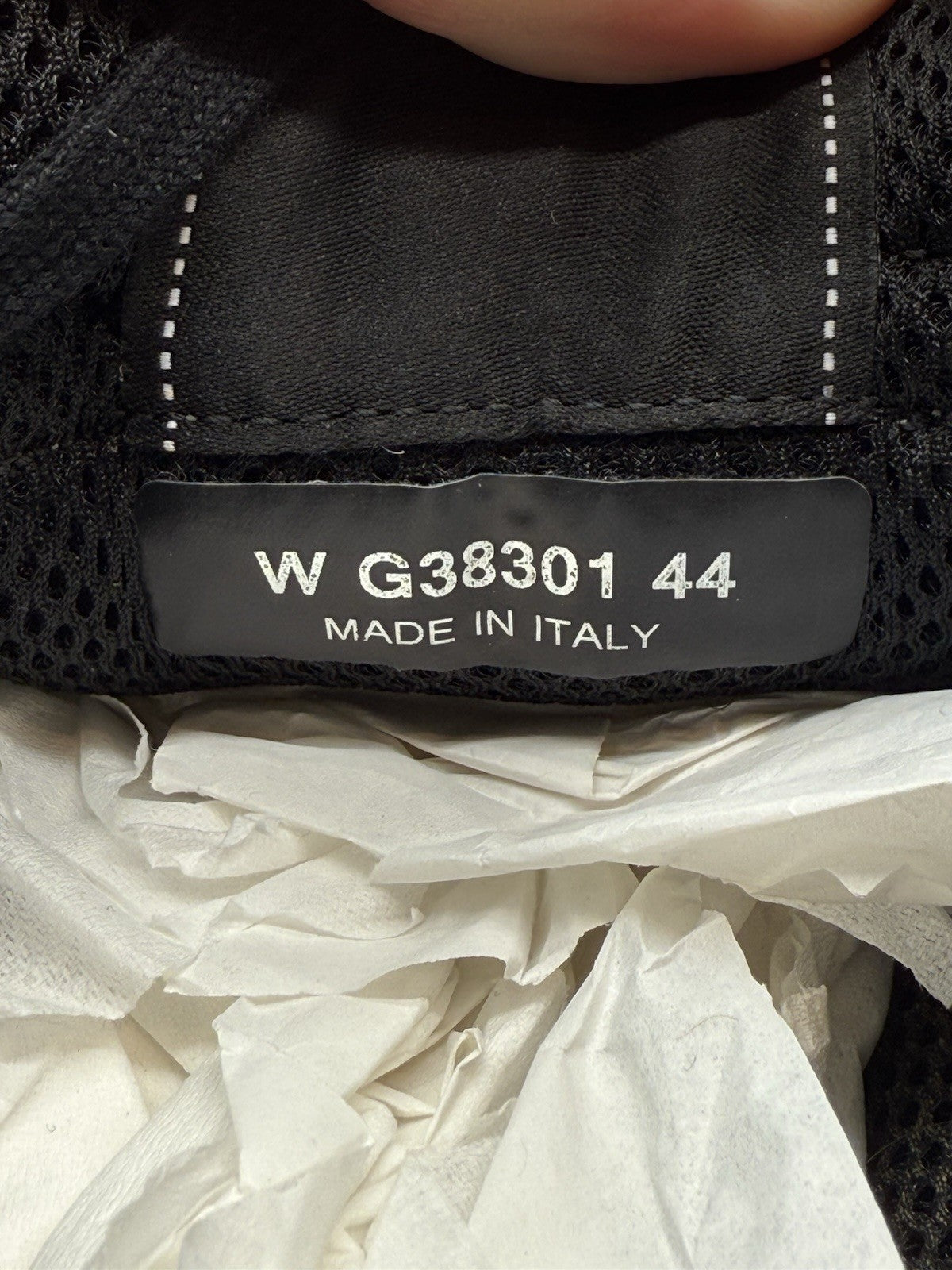 Size 11 - Chanel Sneaker CC Logo White Black