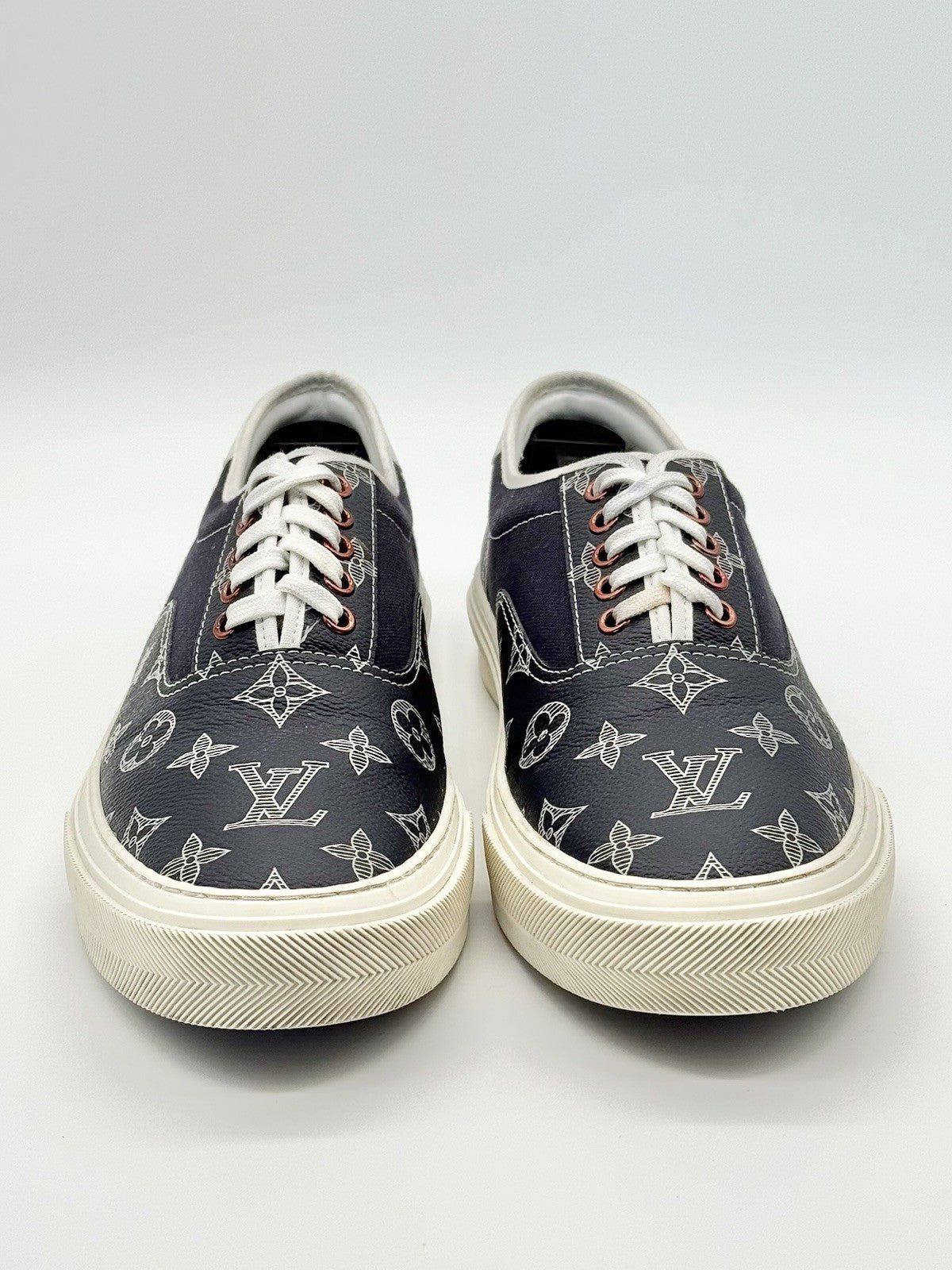 Size 9.5 - Louis Vuitton Monogram Trocadero Sneaker Low Blue White