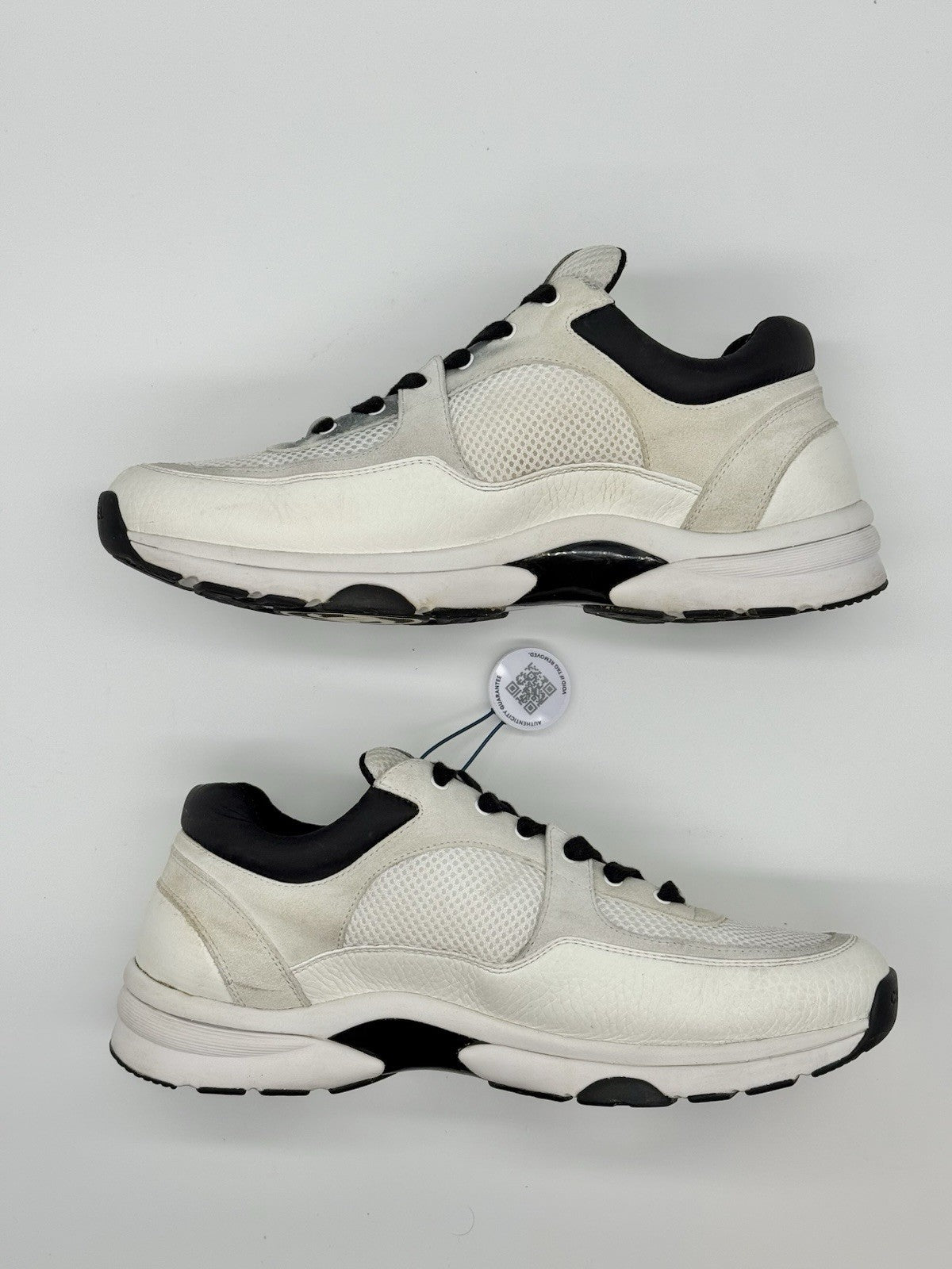 Size 11 - Chanel Sneaker CC Logo White Black