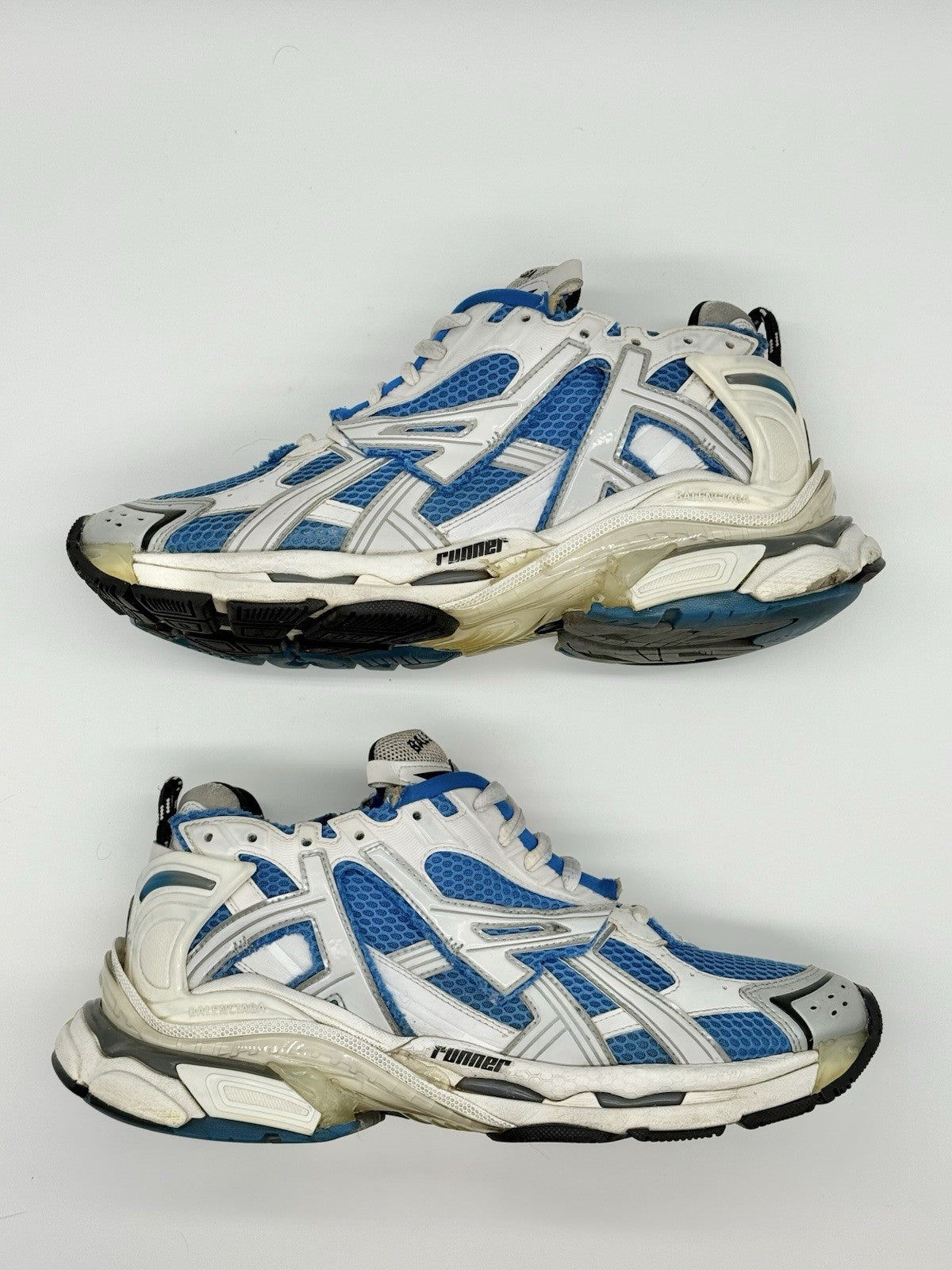 Size 8 - Balenciaga Runner Sneaker Blue