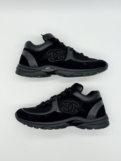 Size 8.5 - CHANEL CC Logo Low Black