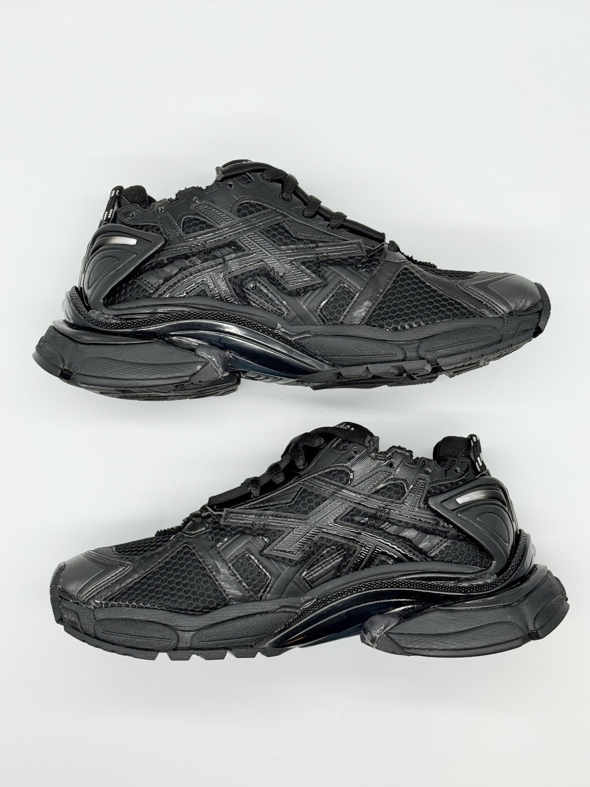 WORN ONCE Size 10 - Balenciaga Runner Sneaker Black