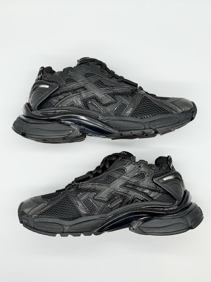 WORN ONCE Size 10 - Balenciaga Runner Sneaker Black