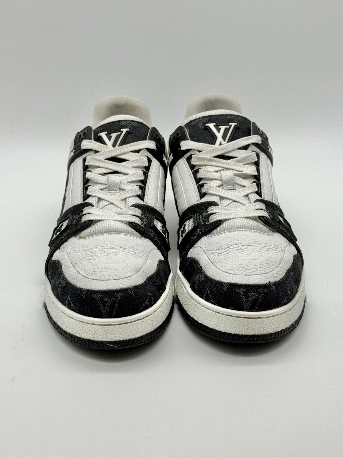 Size 10 - Louis Vuitton Trainer Low Black