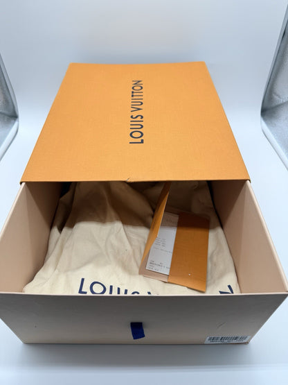 Size 8 - Louis Vuitton Trainer Low Black