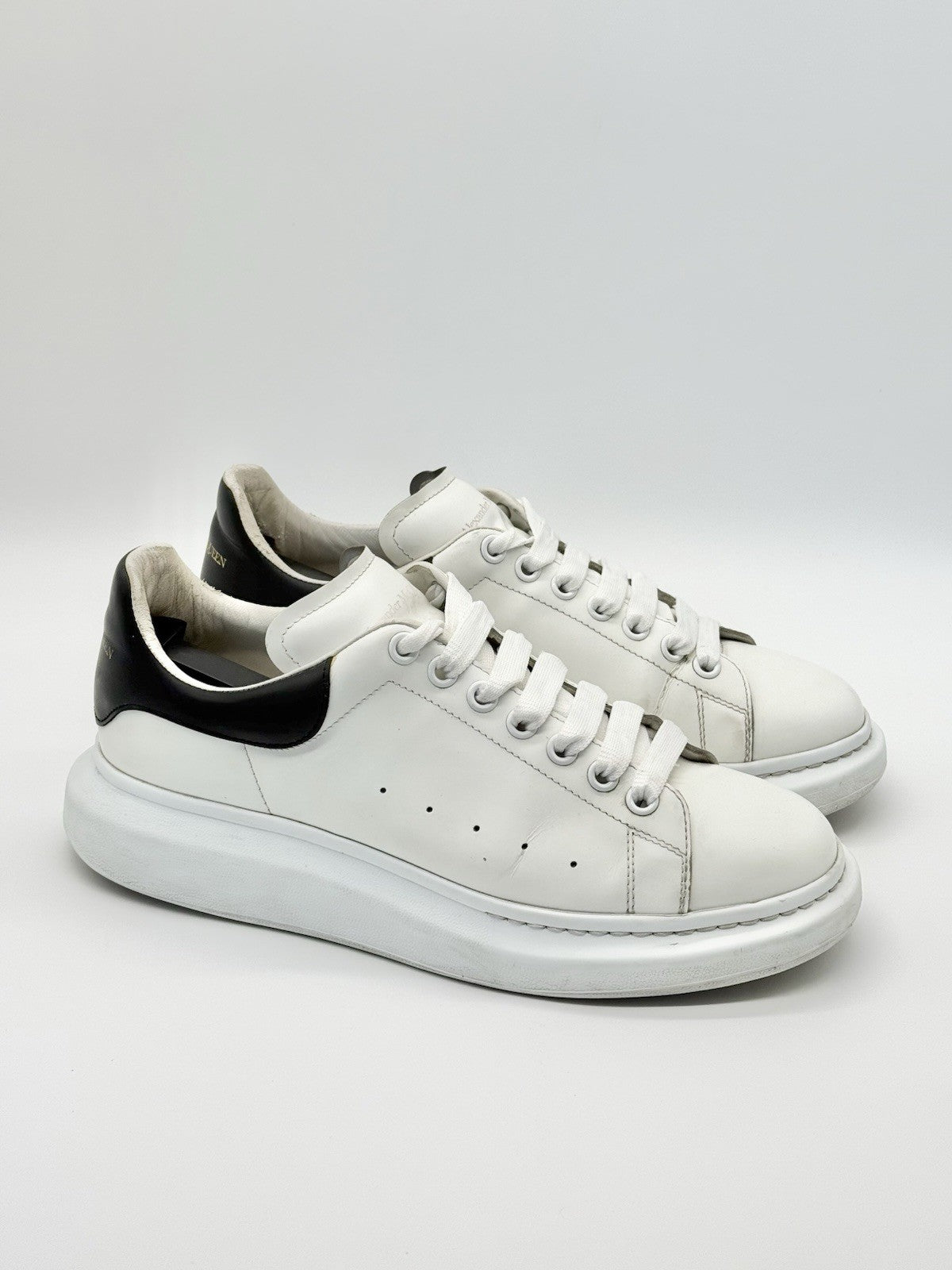 Alexander McQueen Oversized  White/Black