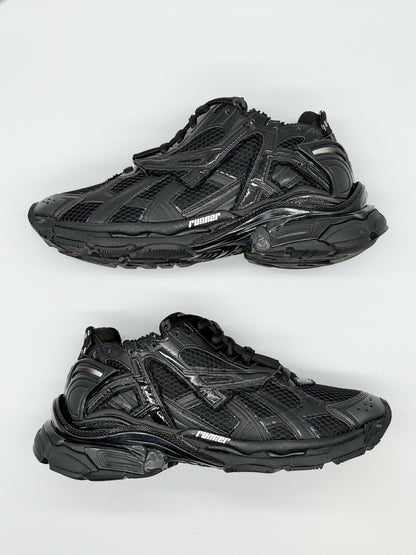 WORN ONCE Size 10 - Balenciaga Runner Sneaker Black