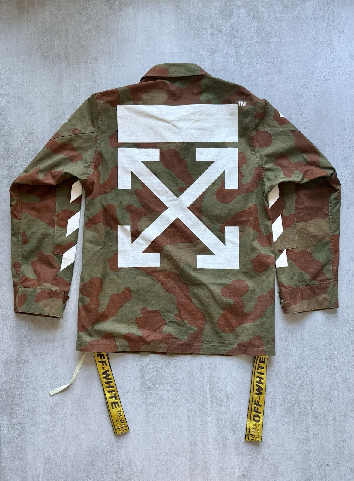 Size M - Off-white Camo Jacket