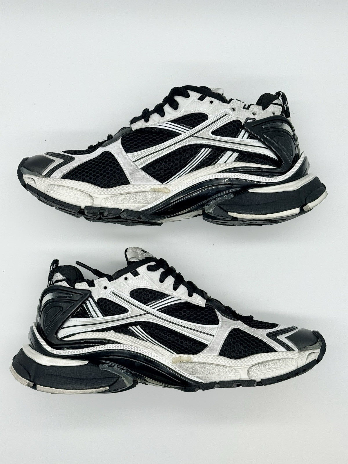 BRAND NEW - Size 10 Balenciaga Runner Black White