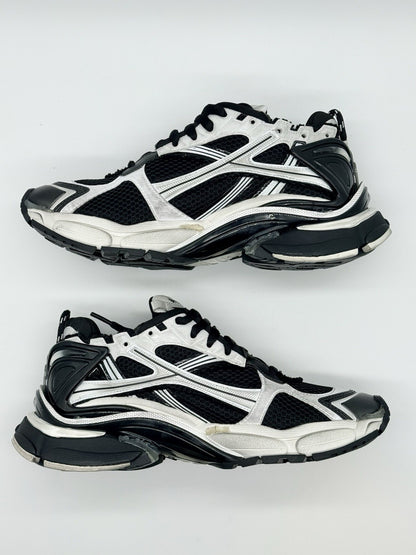BRAND NEW - Size 10 Balenciaga Runner Black White