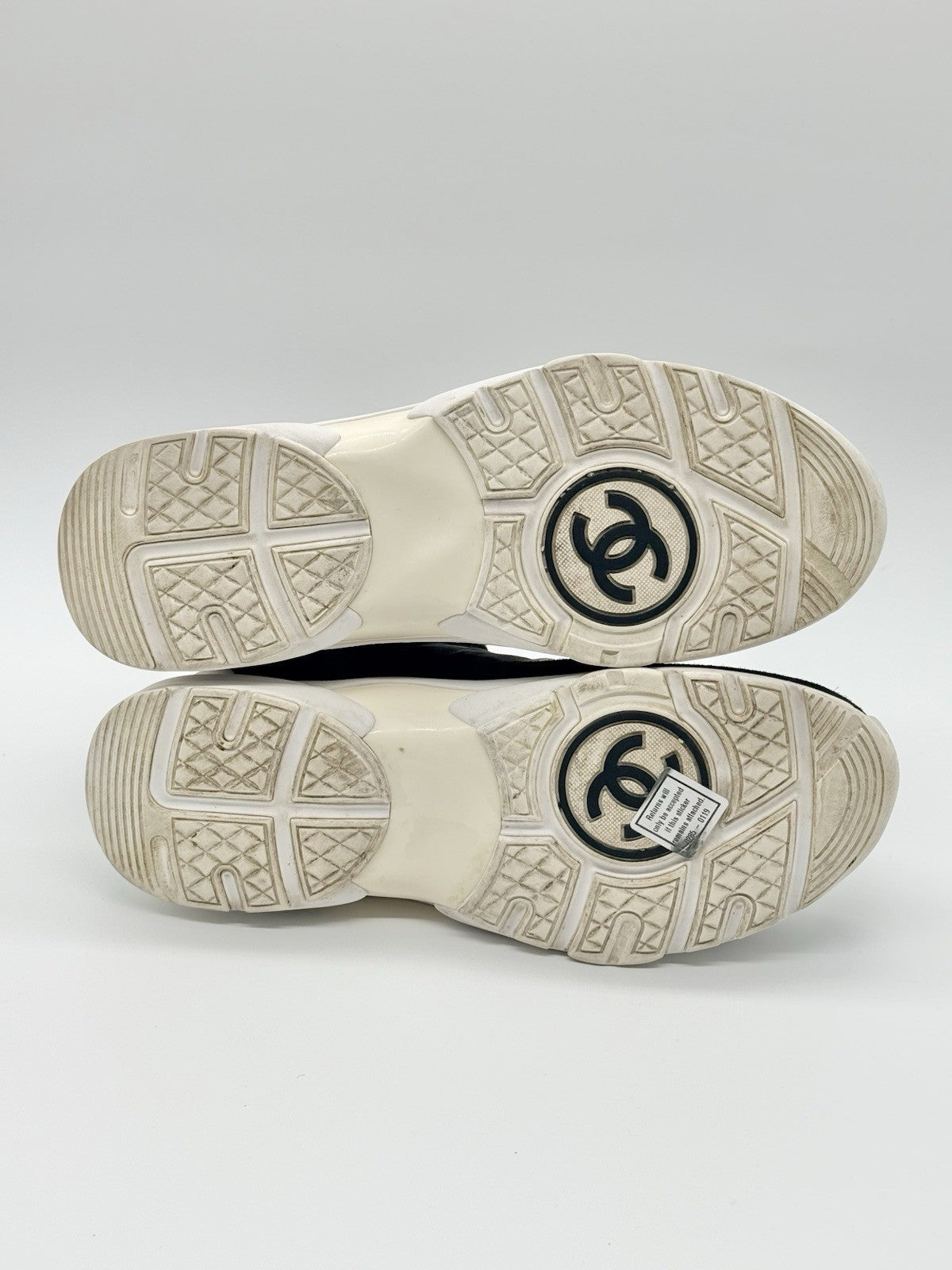 Size 8 - Chanel Sneaker Black White