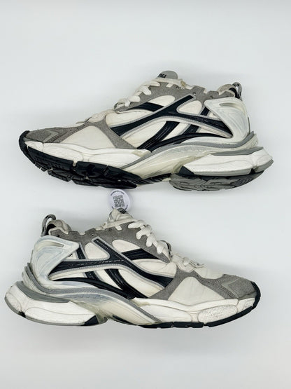 Size 9 - Balenciaga Runner Sneaker White Black