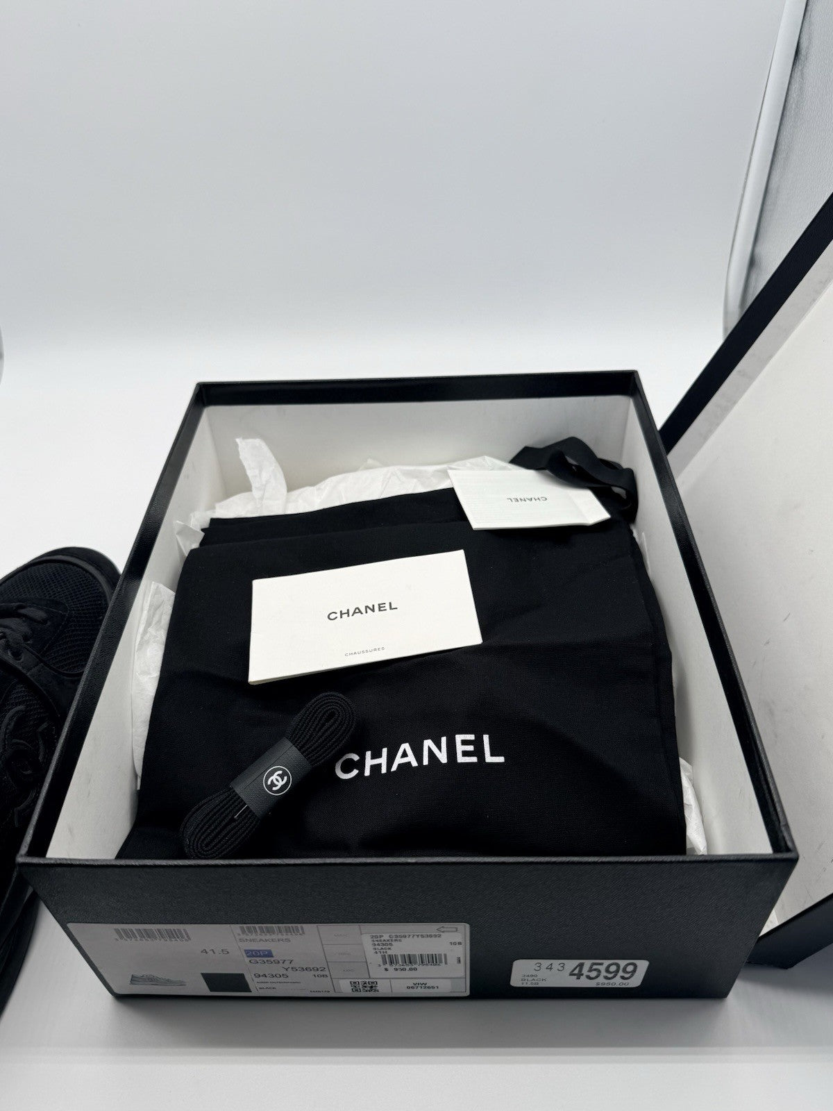 Size 8.5 - CHANEL CC Logo Low Black