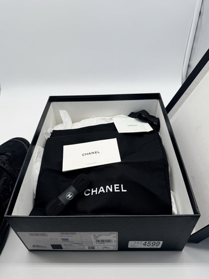 Size 8.5 - CHANEL CC Logo Low Black