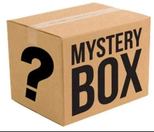 DESIGNER & HYPE Sneaker Mystery Box