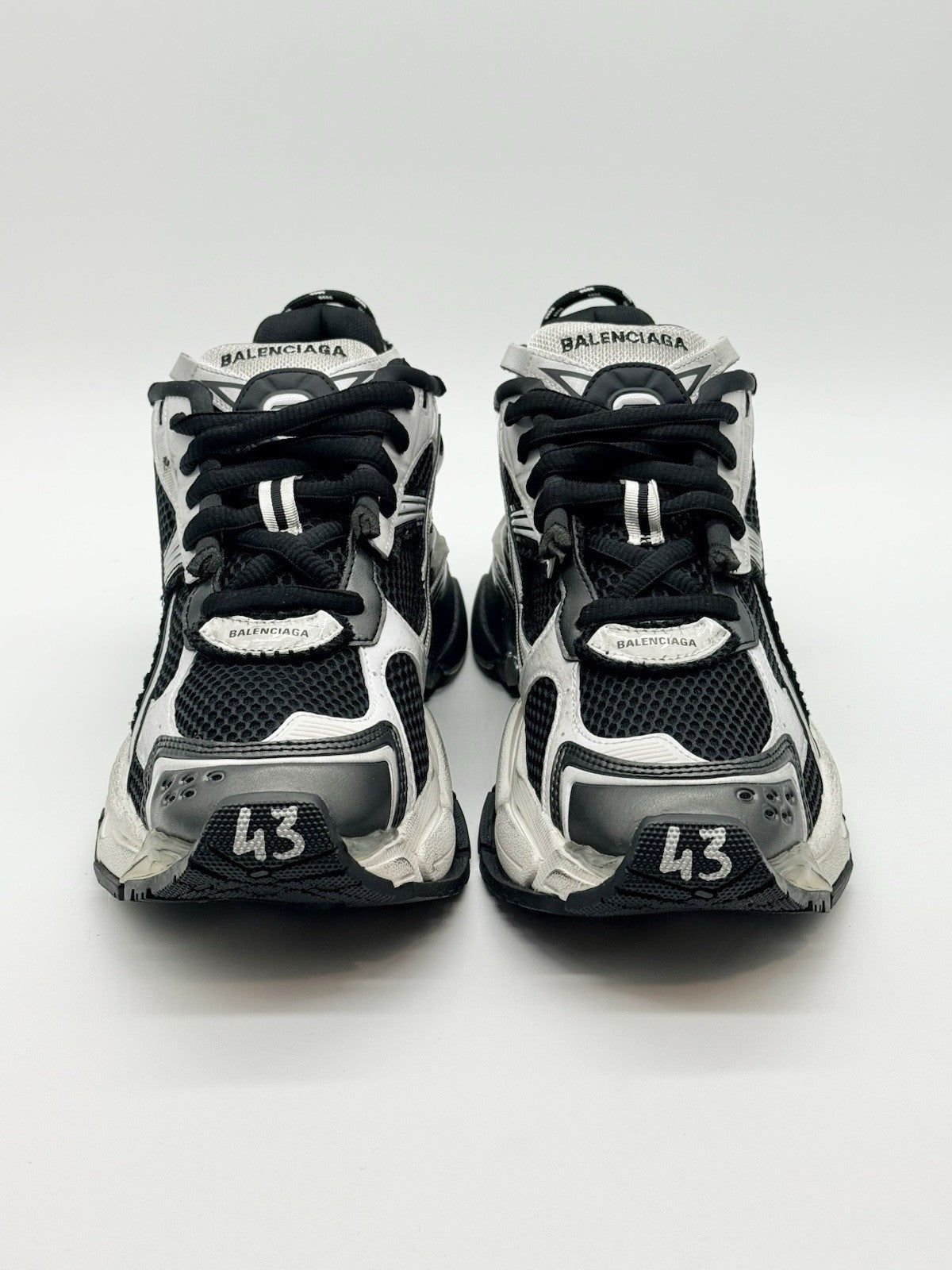 BRAND NEW - Size 10 Balenciaga Runner Black White