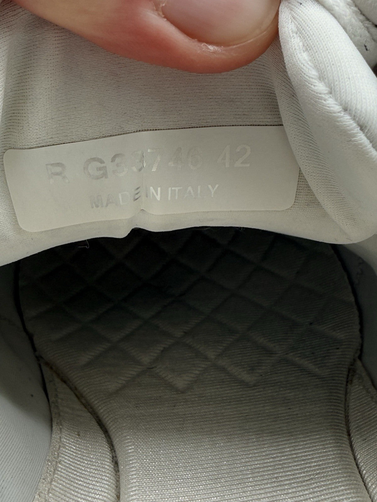 Size 9 - Chanel CC Logo Sneaker White