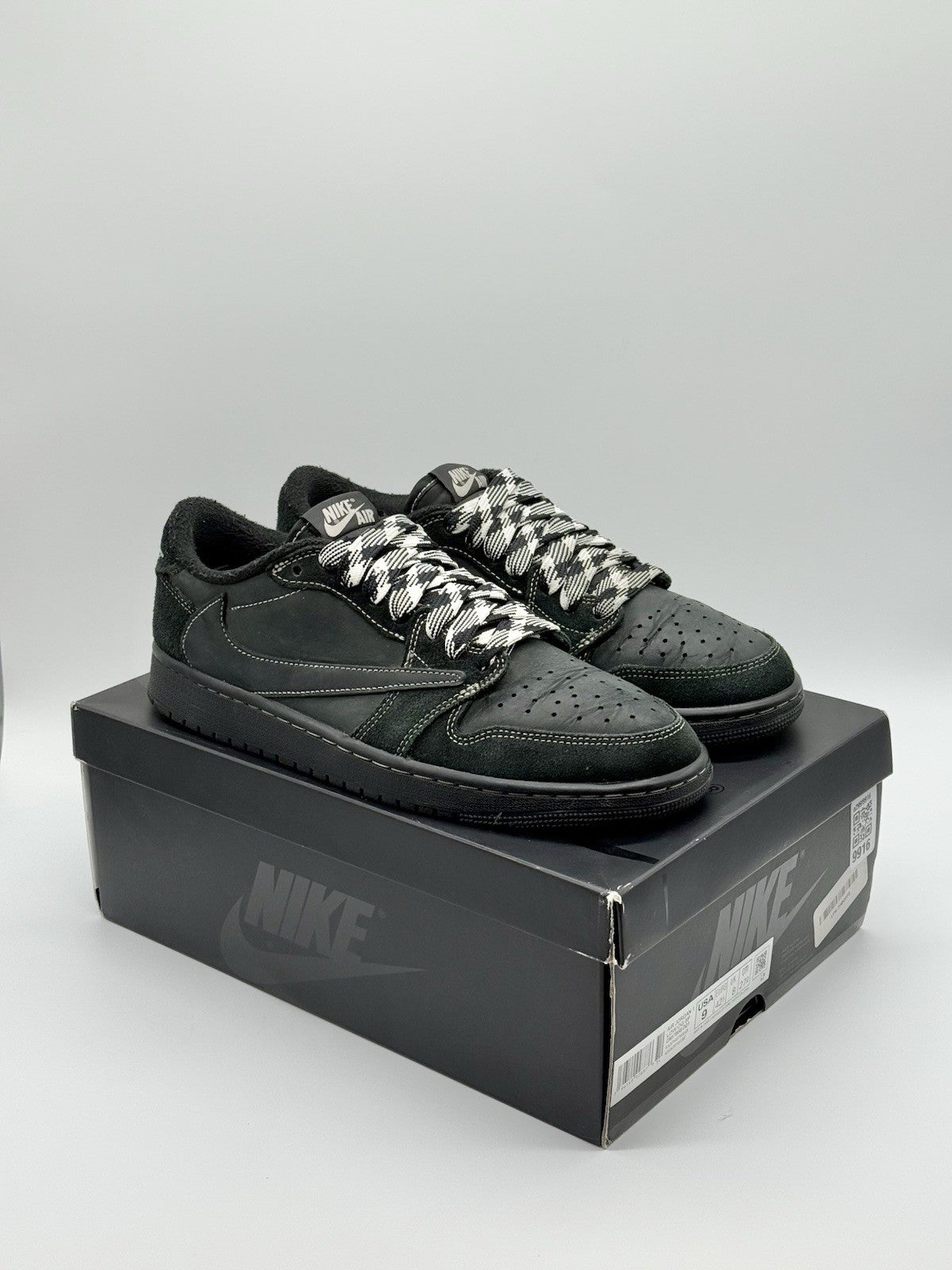 Size 9 - Jordan 1 Retro Low OG SP x Travis Scott Black Phantom