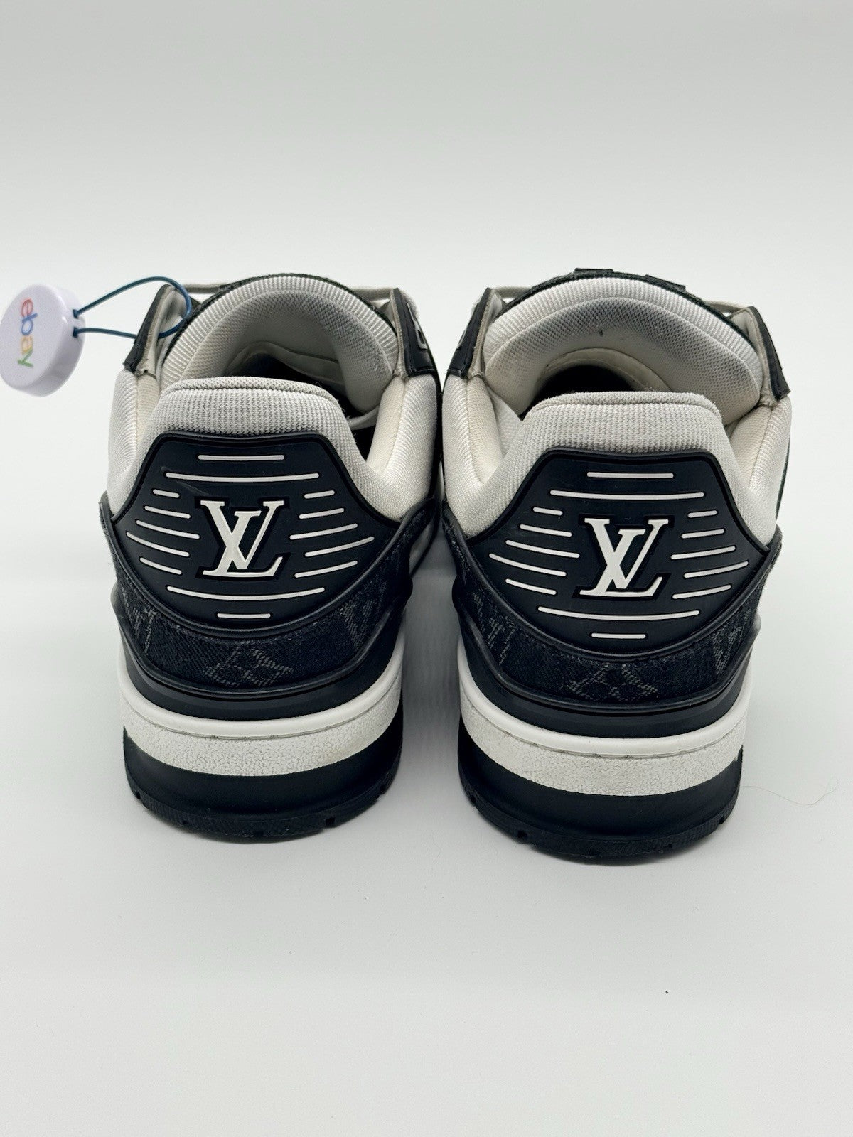 Size 8 - Louis Vuitton Trainer Low Black