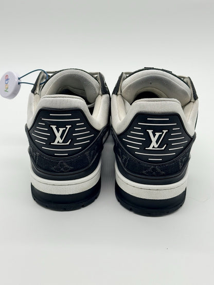 Size 8 - Louis Vuitton Trainer Low Black
