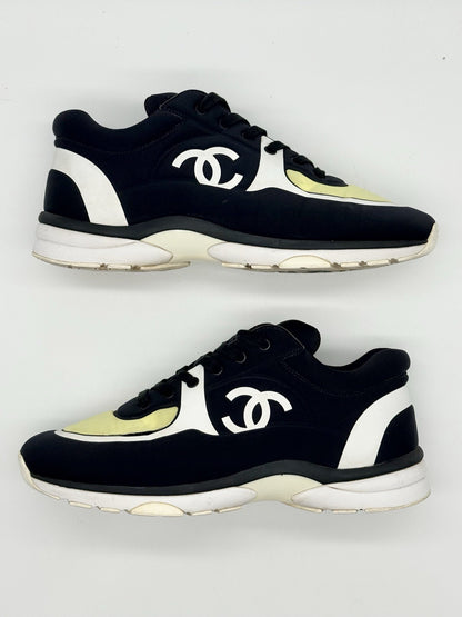 Size 10 - CHANEL CC Logo Low Black Green