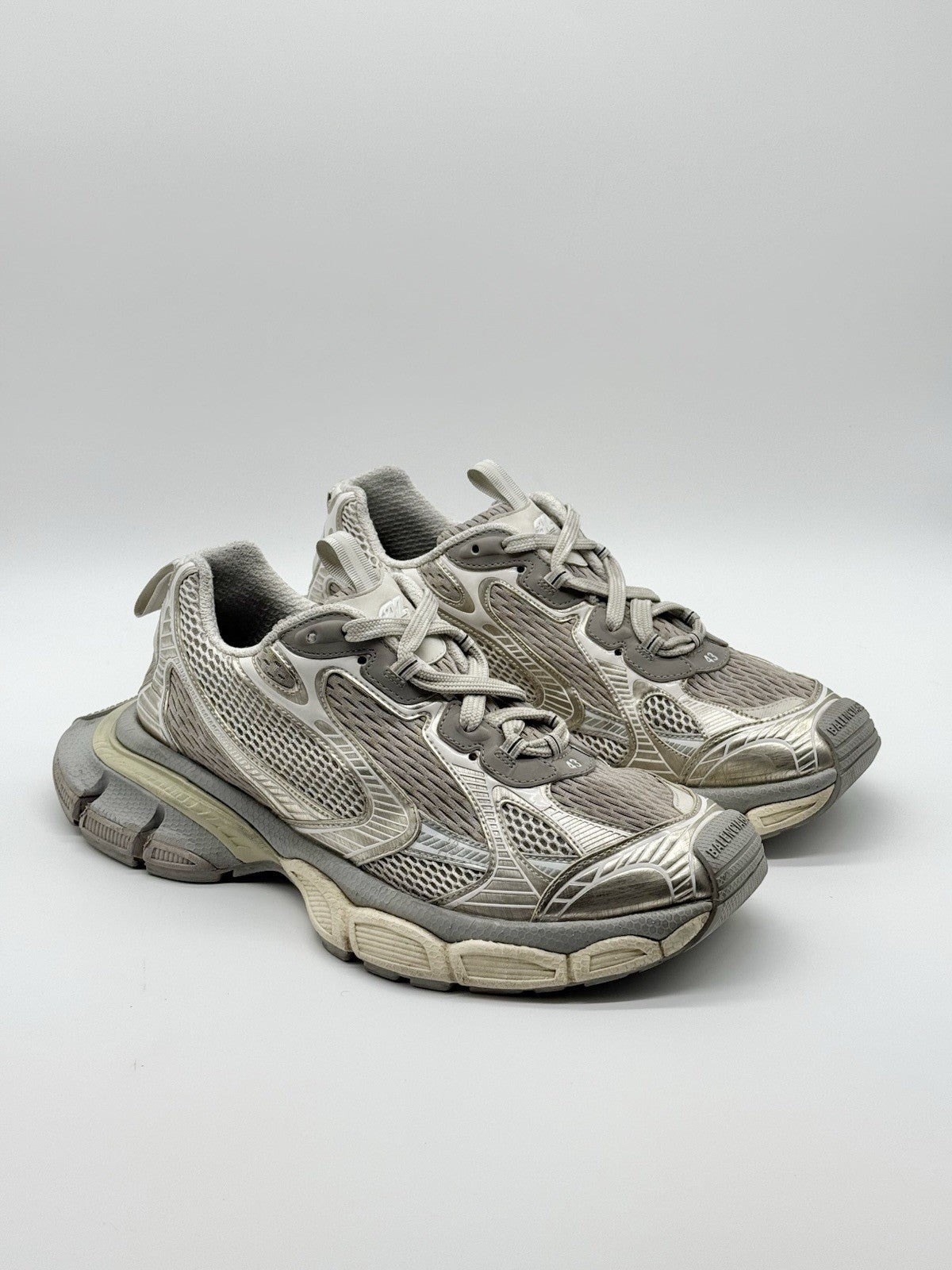 Size 10 - Balenciaga 3XL Sneaker Worn-Out - Light Beige