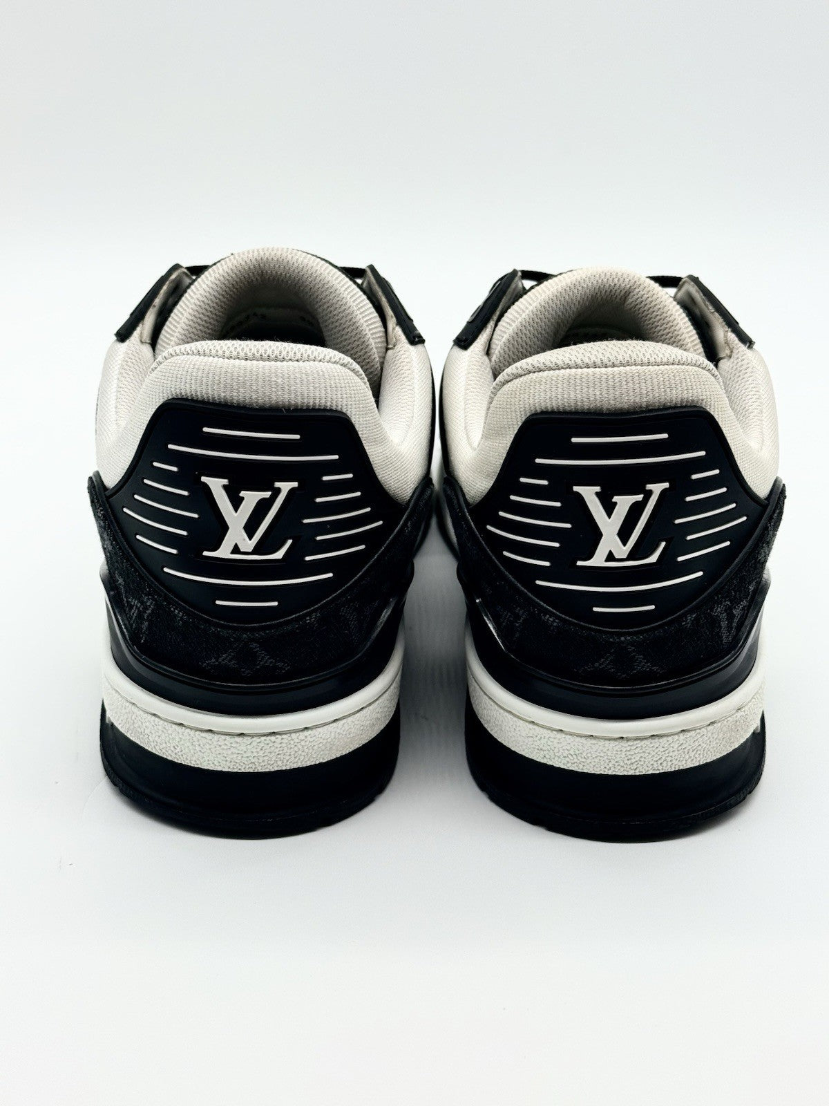 Size 10.5 - Louis Vuitton Trainer Low Black