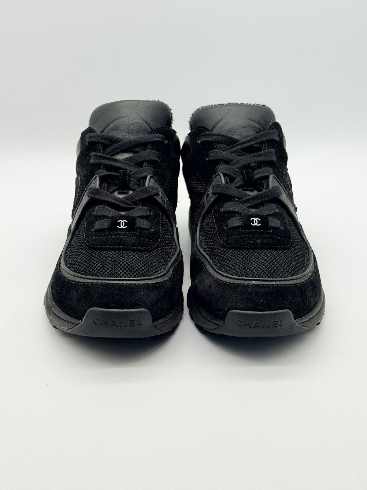 Size 8.5 - CHANEL CC Logo Low Black