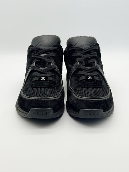 Size 8.5 - CHANEL CC Logo Low Black