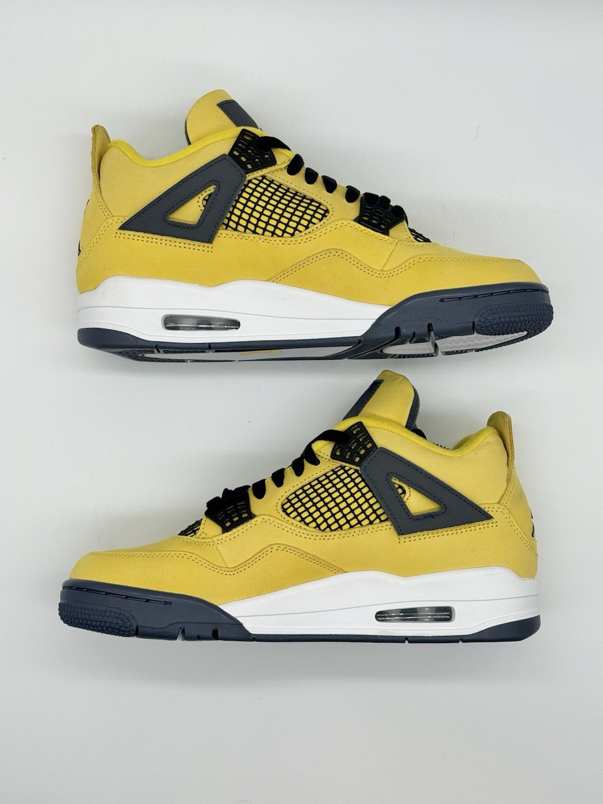 Size 9 - Jordan 4 Retro Mid Lightning