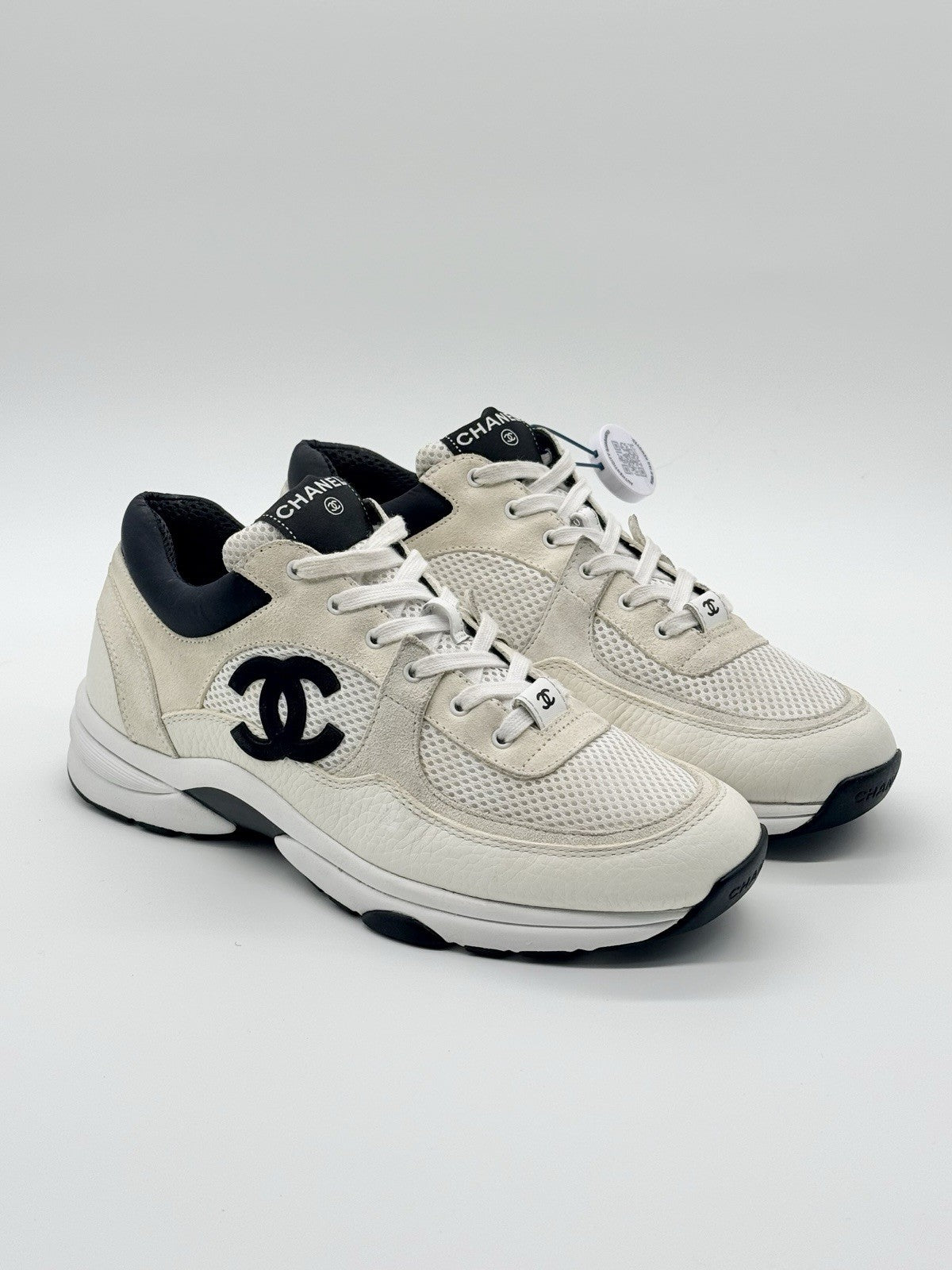 Size 8 - Chanel CC Logo Sneaker White Black