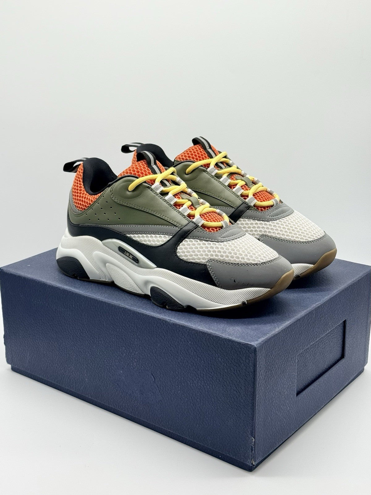 Size 8 - Dior B22 Khaki Orange