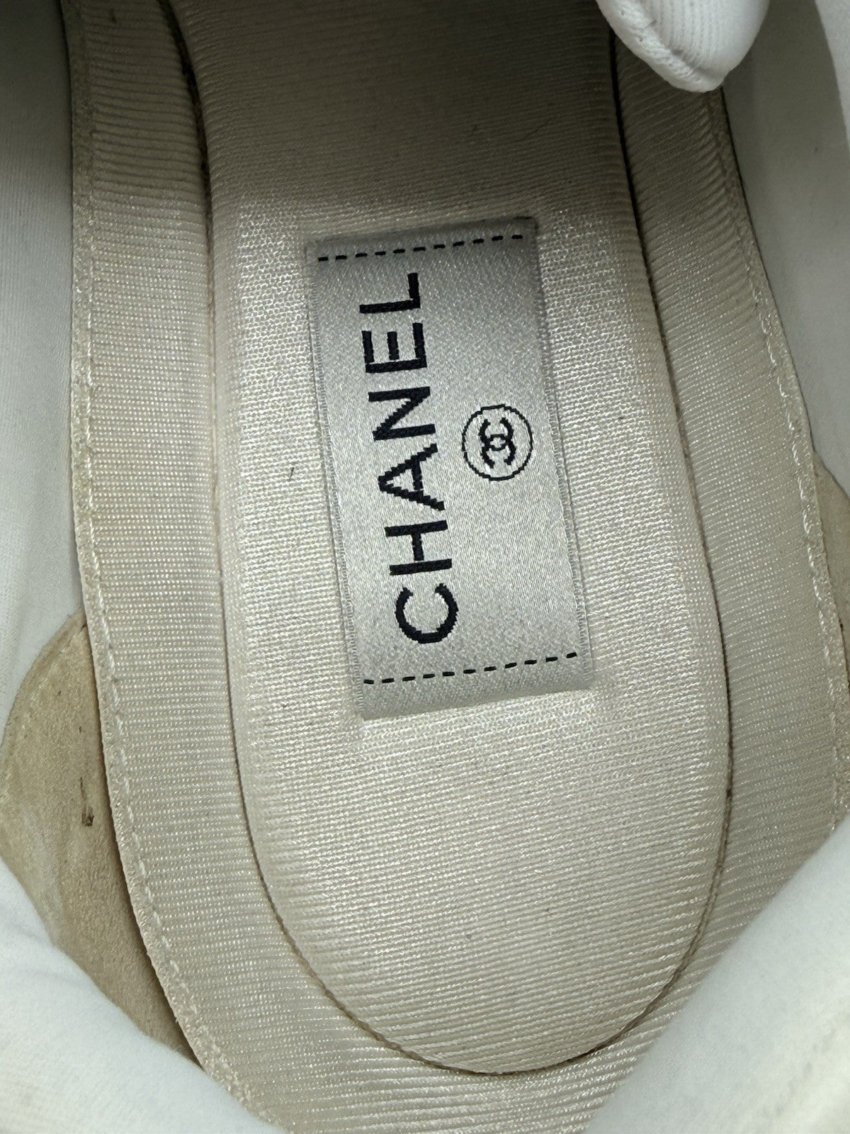 Size 9 - Chanel CC Logo Sneaker White