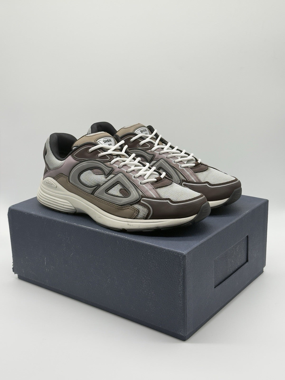 Size 12 - Dior B30 Reflective CD30 - White Beige Brown