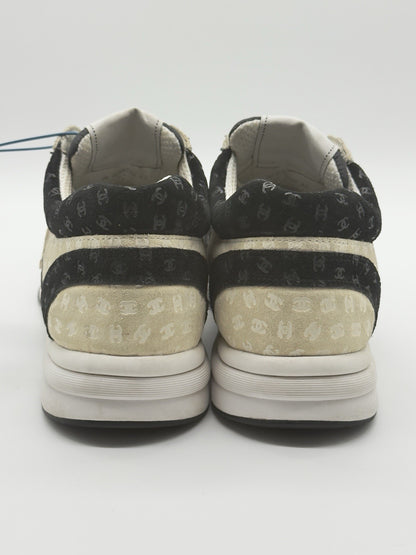 Size 10 - CHANEL CC Embossed Logo Black White