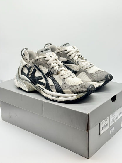Size 9 - Balenciaga Runner Sneaker White Black