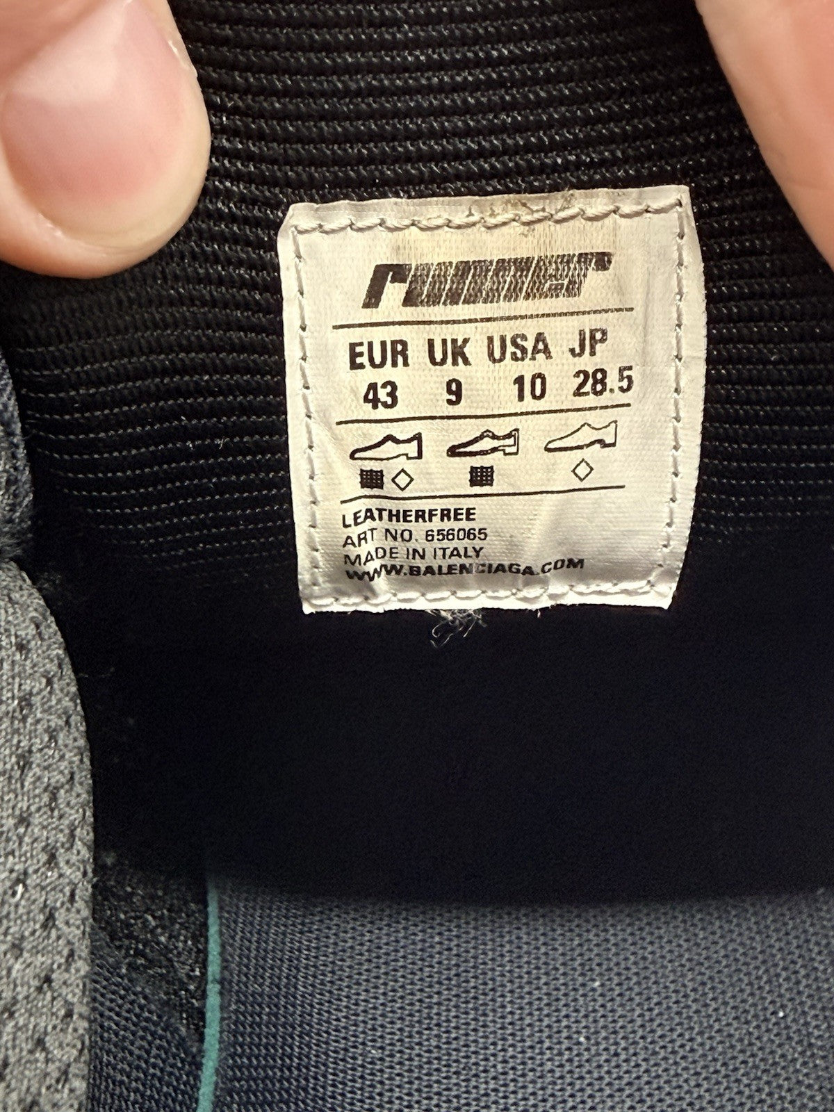 BRAND NEW Size 10 - Balenciaga Runner Sneaker Black