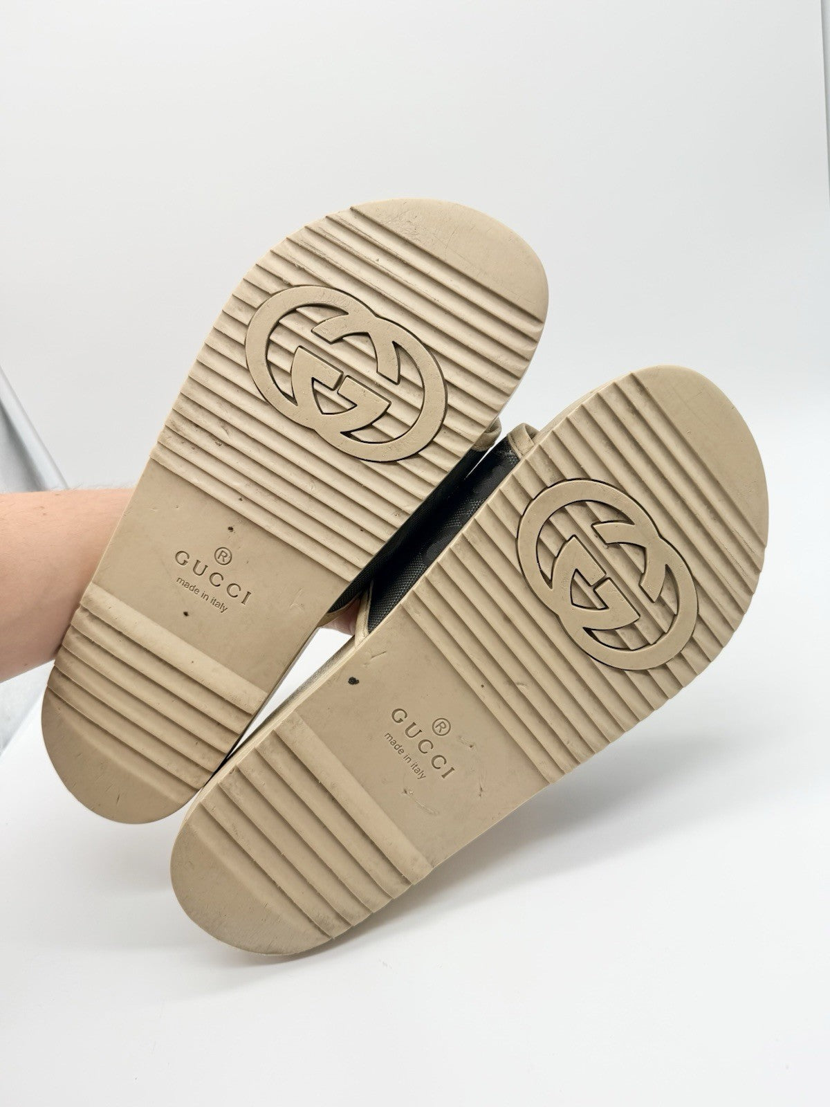 Gucci slides men 12