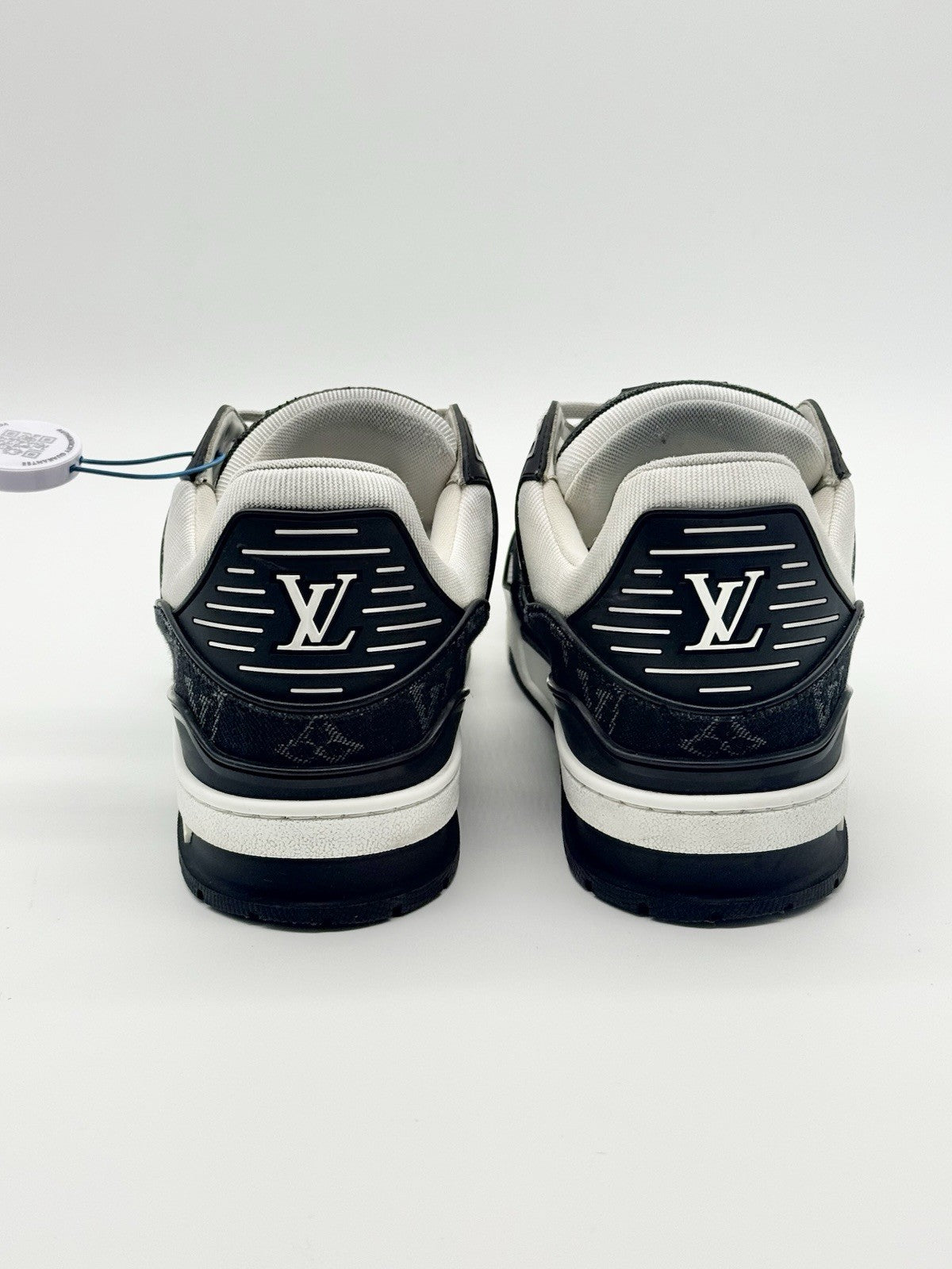 Size 8 - Louis Vuitton Trainer Low Black