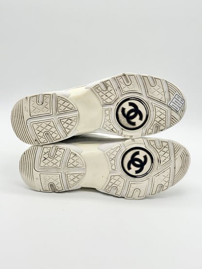Size 9 - Chanel CC Logo Sneaker White