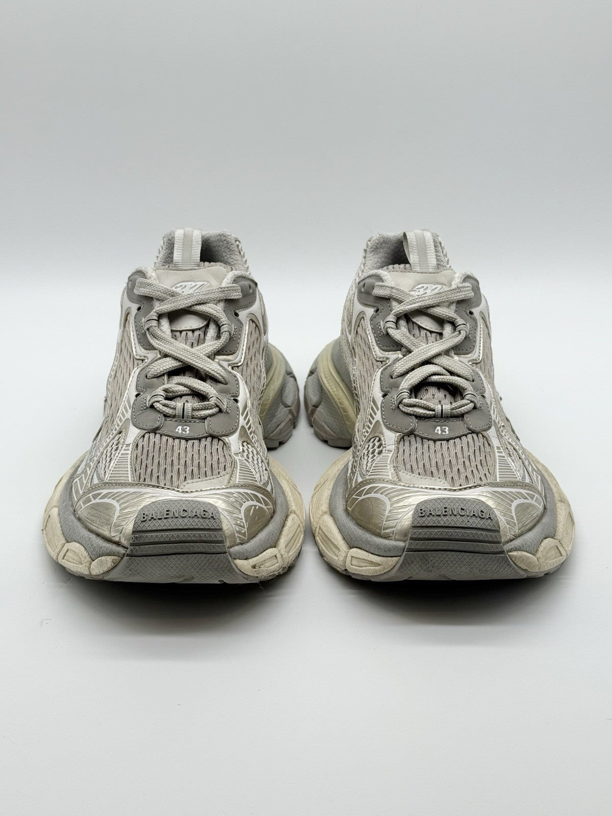 Size 10 - Balenciaga 3XL Sneaker Worn-Out - Light Beige