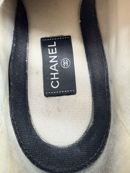 Size 7.5 - Chanel CC Logo Sneaker White