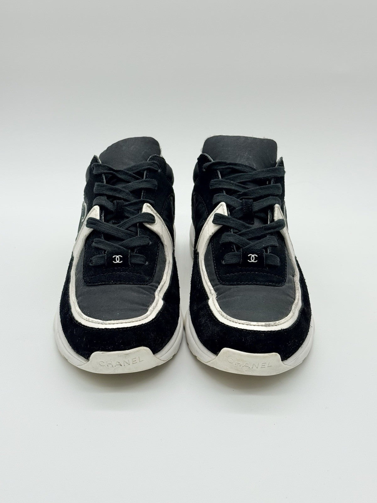 Size 8 - Chanel Sneaker Black White
