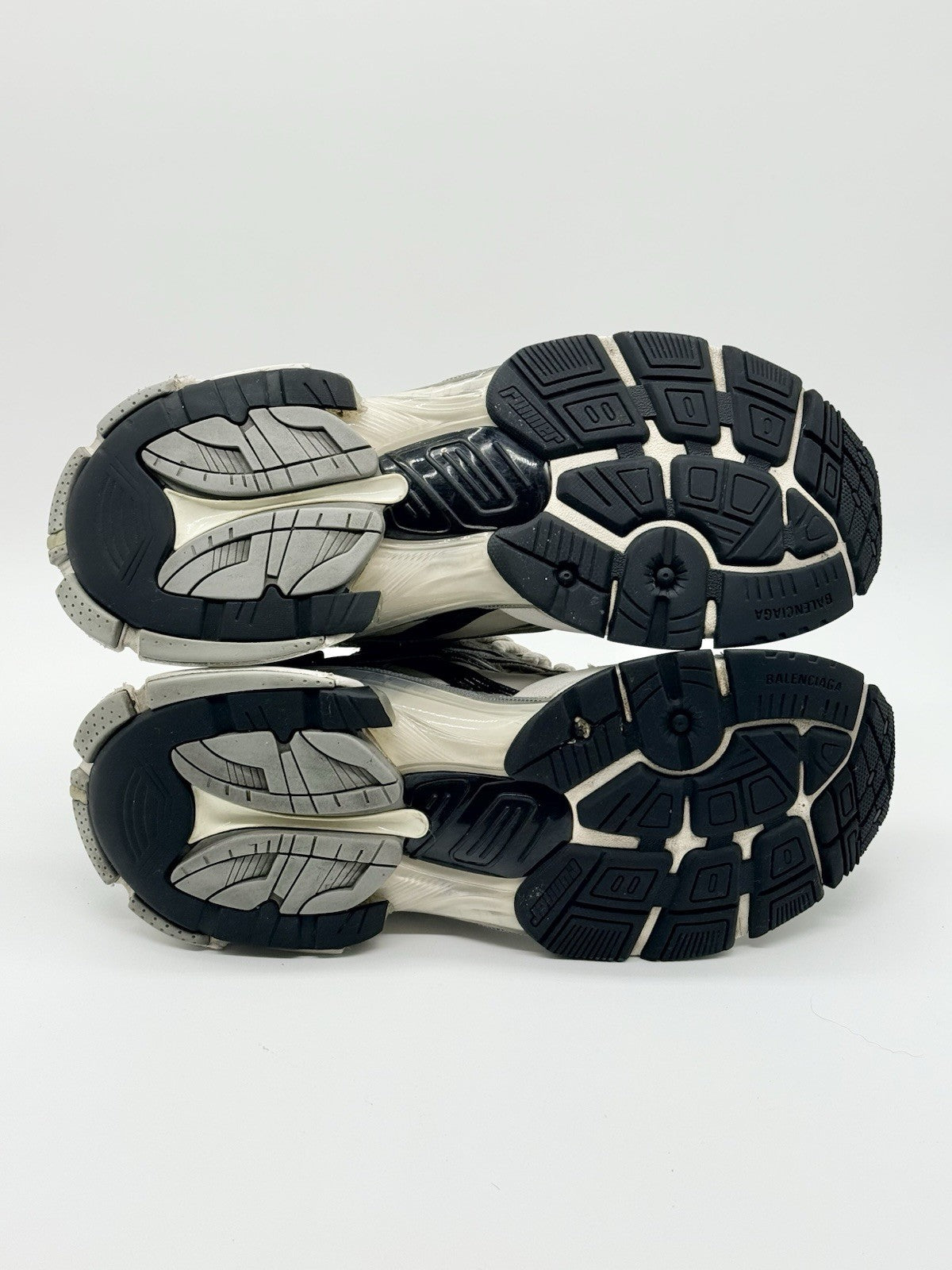 Size 9 - Balenciaga Runner Sneaker White Black