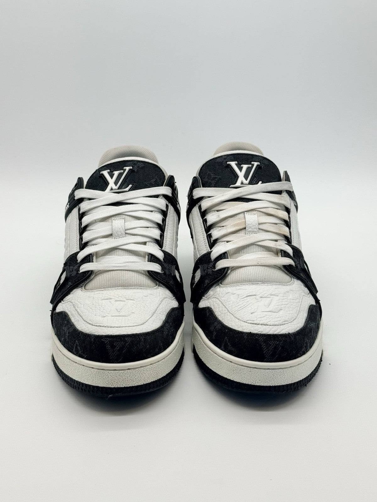 Size 9.5 - Louis Vuitton Trainer Low Black