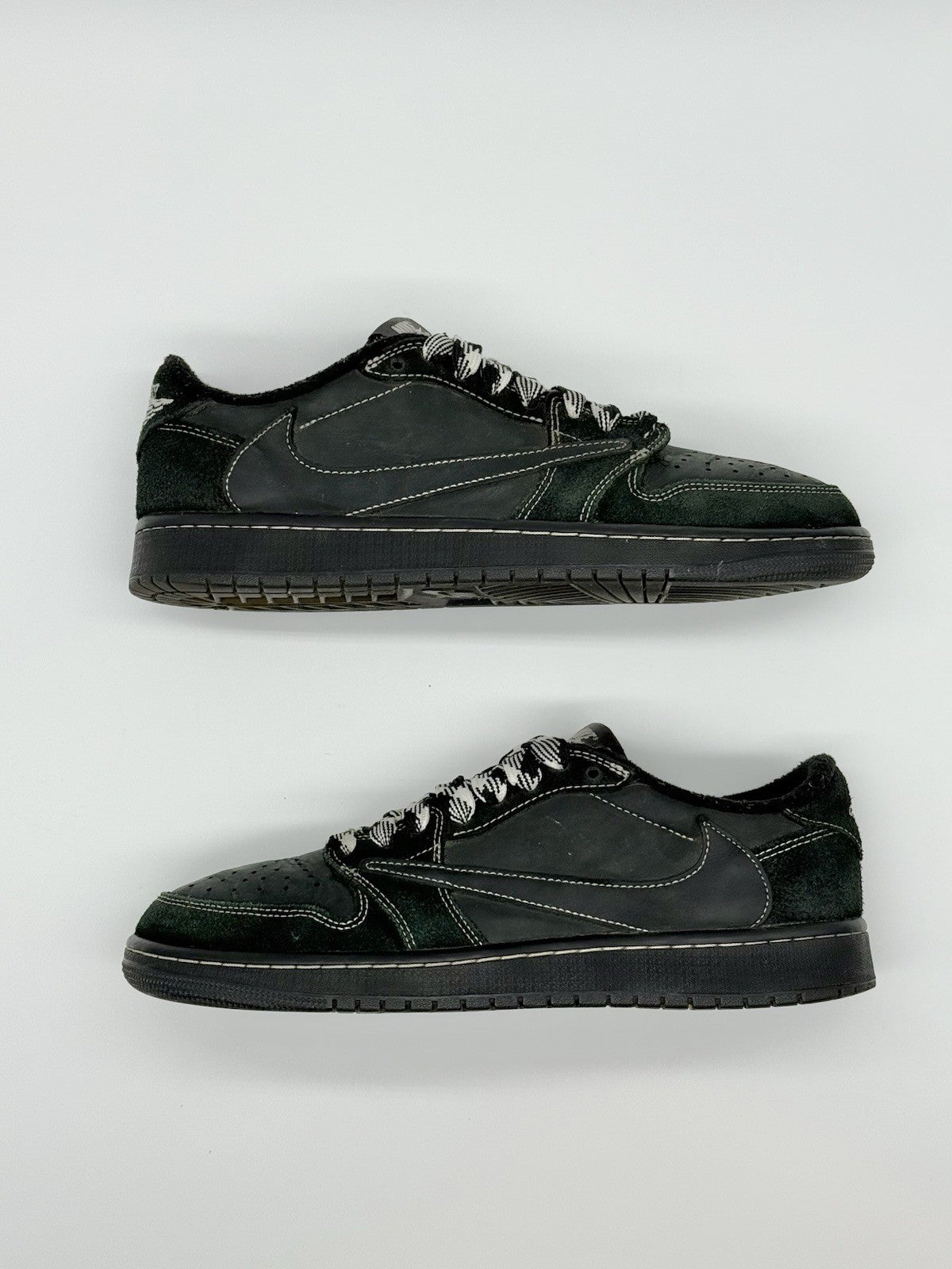 Size 9 - Jordan 1 Retro Low OG SP x Travis Scott Black Phantom